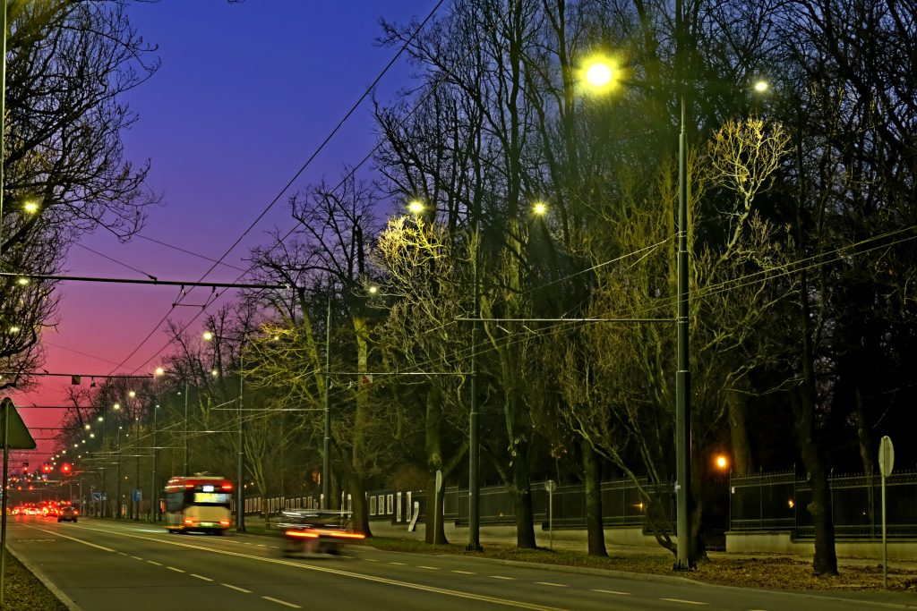 Nowe latarnie rozświetlą miejskie ulice